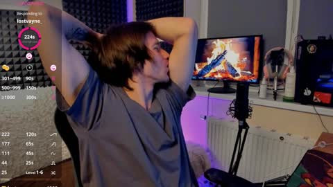 Snapshot of crystallora chatting on December 19, 2024, 10:53 pm Crys online show from December 19, 2024, 10:53 pm