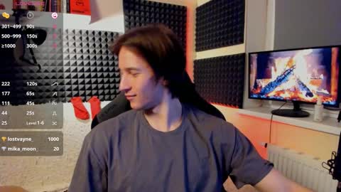 Snapshot of crystallora chatting on December 20, 2024, 2:08 am Crys online show from December 20, 2024, 2:08 am