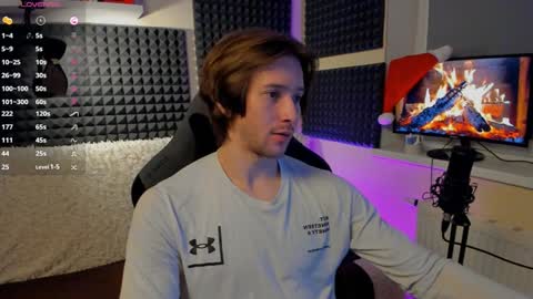 Snapshot of crystallora chatting on December 25, 2024, 8:28 pm Crys online show from December 25, 2024, 8:28 pm