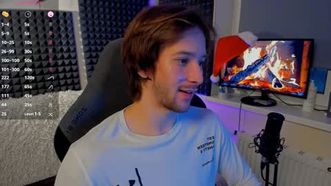 Snapshot of crystallora chatting on December 30, 2024, 8:25 pm Crys online show from December 30, 2024, 8:25 pm