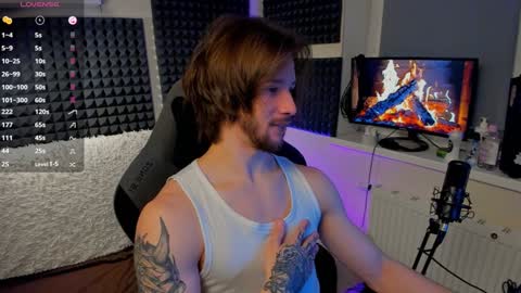 Snapshot of crystallora chatting on January 22, 2025, 9:54 pm Crys online show from January 22, 2025, 9:54 pm