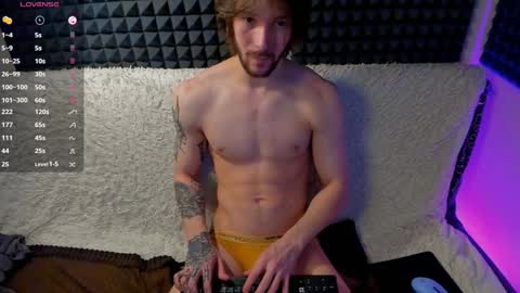 Snapshot of crystallora chatting on January 29, 2025, 6:43 am Crys online show from January 29, 2025, 6:43 am