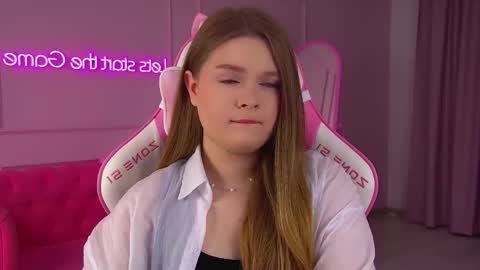 Snapshot of crystallyons chatting on November 30, 2025, 6:39 am Crystal online show from November 30, 2025, 6:39 am