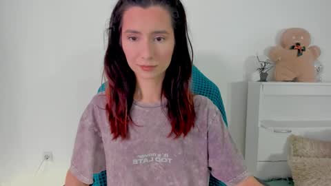 Snapshot of crystalnut chatting on November 20, 2025, 3:07 am Maria online show from November 20, 2025, 3:07 am