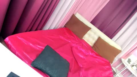 Snapshot of crystalriches chatting on November 16, 2025, 5:13 am crystalriches online show from November 16, 2025, 5:13 am