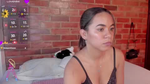 Snapshot of crystalvazquez chatting on January 15, 2025, 7:23 pm Soy Crystal online show from January 15, 2025, 7:23 pm