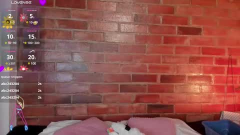 Snapshot of crystalvazquez chatting on February 16, 2025, 10:10 am Soy Crystal online show from February 16, 2025, 10:10 am