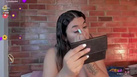 Snapshot of crystalvazquez chatting on March 1, 2025, 10:02 am Soy Crystal online show from March 1, 2025, 10:02 am