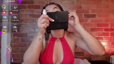 Snapshot of crystalvazquez chatting on March 2, 2025, 10:24 am Soy Crystal online show from March 2, 2025, 10:24 am