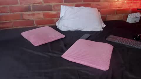 Snapshot of crystalvazquez chatting on March 4, 2025, 4:09 pm Soy Crystal online show from March 4, 2025, 4:09 pm