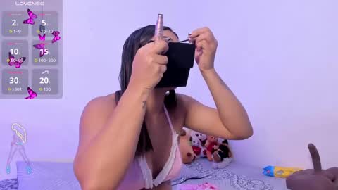 Snapshot of crystalvazquez chatting on September 23, 2025, 10:40 am Soy Crystal online show from September 23, 2025, 10:40 am