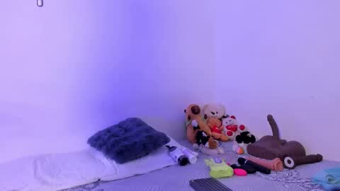 Snapshot of crystalvazquez chatting on October 11, 2025, 12:04 pm Soy Crystal online show from October 11, 2025, 12:04 pm