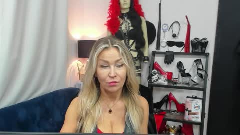 CrystalHotty online show from October 14, 2025, 4:57 am