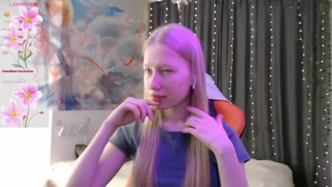 Snapshot of crystalyss chatting on January 26, 2025, 7:09 pm Lia online show from January 26, 2025, 7:09 pm
