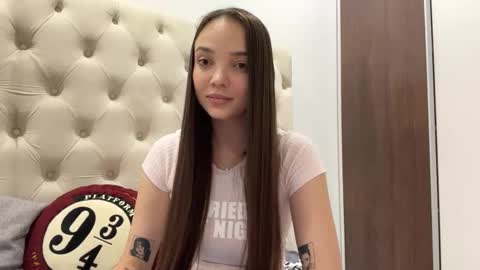 Snapshot of crystlebenulis chatting on March 12, 2026, 2:12 pm Amelia online show from March 12, 2026, 2:12 pm