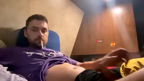 csmiffins online show from November 22, 2025, 11:31 am