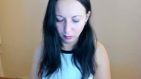 HELEN online show from October 18, 2025, 1:45 pm