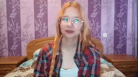 Snapshot of cucumber_kringe chatting on September 30, 2025, 7:13 am Sia online show from September 30, 2025, 7:13 am