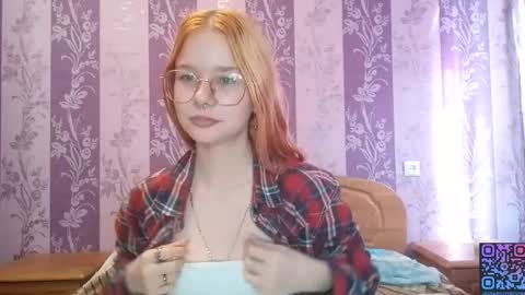 Snapshot of cucumber_kringe chatting on October 1, 2025, 7:03 am Sia online show from October 1, 2025, 7:03 am