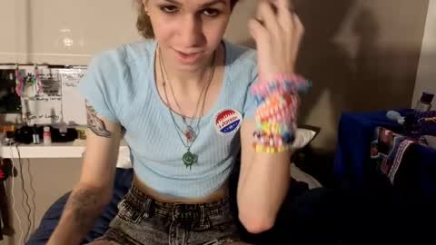 cuddleavenue online show from November 5, 2025, 2:11 am