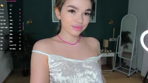 Snapshot of cuddles_jane chatting on April 2, 2026, 5:16 am Silvia online show from April 2, 2026, 5:16 am