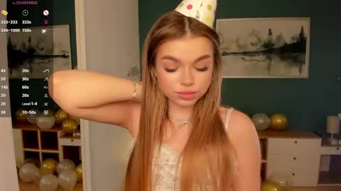 Snapshot of cuddles_jane chatting on May 3, 2026, 7:14 am Silvia online show from May 3, 2026, 7:14 am