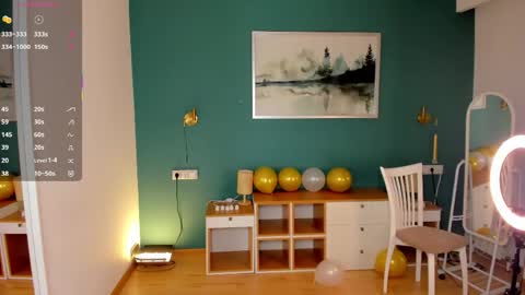 Snapshot of cuddles_jane chatting on May 4, 2026, 7:04 am Silvia online show from May 4, 2026, 7:04 am