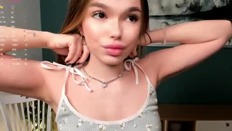 Snapshot of cuddles_jane chatting on May 24, 2026, 9:36 am Silvia online show from May 24, 2026, 9:36 am