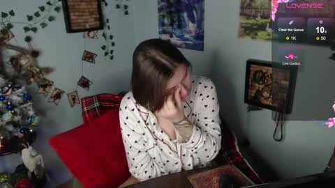 Snapshot of cuddlieschris chatting on January 6, 2026, 1:42 am Chris online show from January 6, 2026, 1:42 am