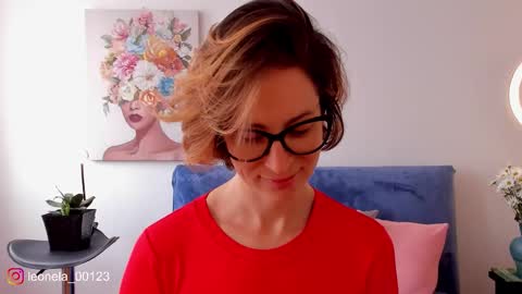 Snapshot of cuddlingbunnny chatting on February 9, 2026, 3:27 pm Leonela online show from February 9, 2026, 3:27 pm