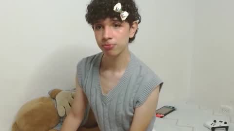 Snapshot of cuddly_twinkie chatting on February 1, 2026, 9:52 am Cuddly online show from February 1, 2026, 9:52 am