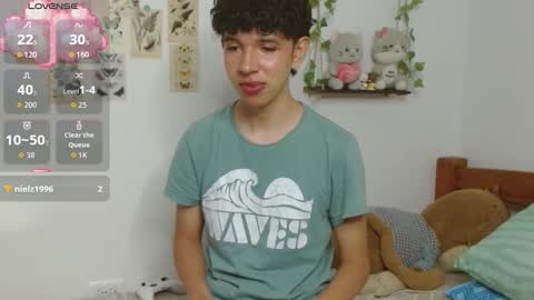 Snapshot of cuddly_twinkie chatting on February 28, 2026, 1:01 pm Cuddly online show from February 28, 2026, 1:01 pm