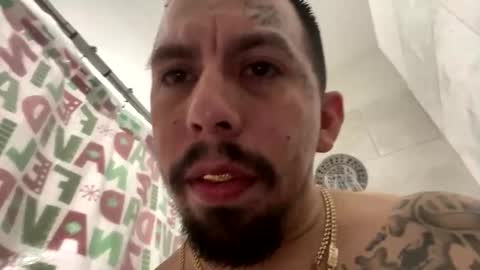 cuete2100 online show from December 19, 2025, 3:24 am