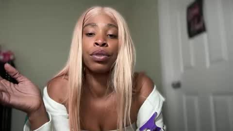 cum2charmxx online show from April 2, 2026, 7:55 pm