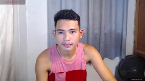 Snapshot of cum2myworld_ chatting on April 24, 2026, 10:28 am cum2myworld_ online show from April 24, 2026, 10:28 am