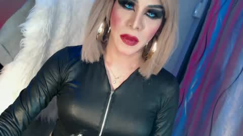 CUMMELA SLUTI online show from June 15, 2026, 6:43 pm