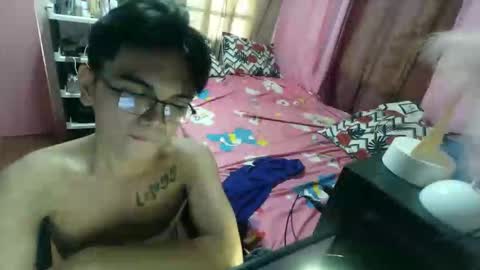 Snapshot of cum_boy69xx chatting on September 13, 2025, 3:28 am james online show from September 13, 2025, 3:28 am