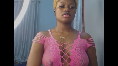 Snapshot of cum_ebony_petitxx chatting on June 16, 2026, 6:49 am cath online show from June 16, 2026, 6:49 am
