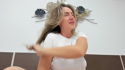 Snapshot of cum_on_my_boobs chatting on February 5, 2026, 8:46 pm mira 22 mirabelle online show from February 5, 2026, 8:46 pm