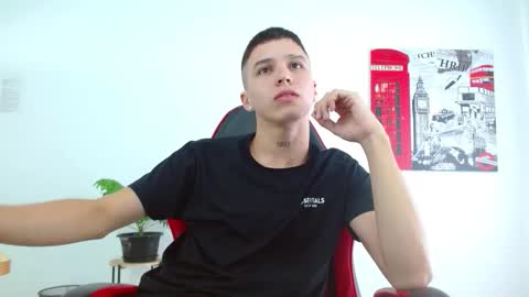 cumandres online show from November 22, 2025, 2:16 pm