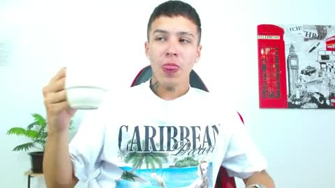 cumandres online show from March 30, 2026, 2:29 pm