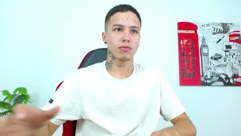 cumandres online show from May 12, 2026, 3:09 pm