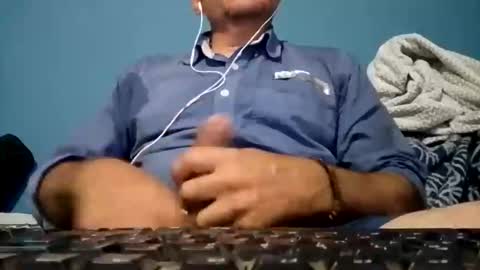 cumbian_chero online show from May 14, 2026, 4:19 am