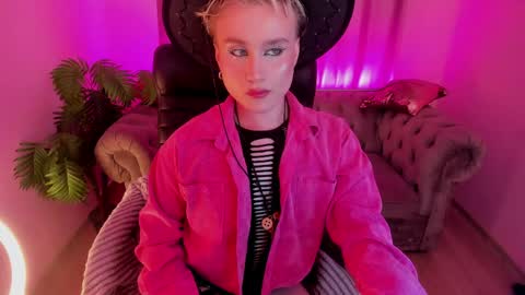 Snapshot of cumboydoll chatting on April 29, 2026, 2:32 pm Ellio online show from April 29, 2026, 2:32 pm