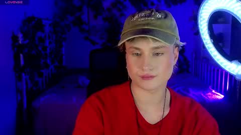 Snapshot of cumboydoll chatting on June 25, 2026, 8:57 pm Ellio online show from June 25, 2026, 8:57 pm