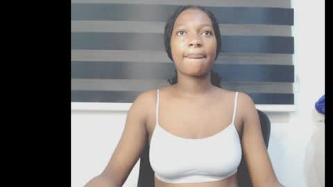 cumebony_petit online show from May 15, 2026, 6:09 am