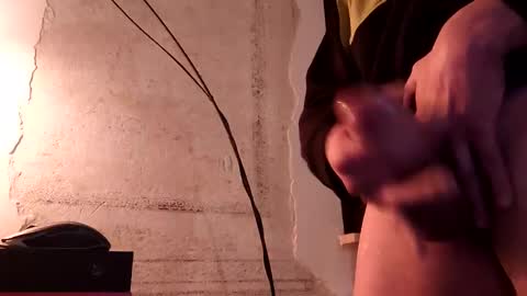 Snapshot of cumfeetbass chatting on February 22, 2025, 9:26 pm cumfeetbass online show from February 22, 2025, 9:26 pm