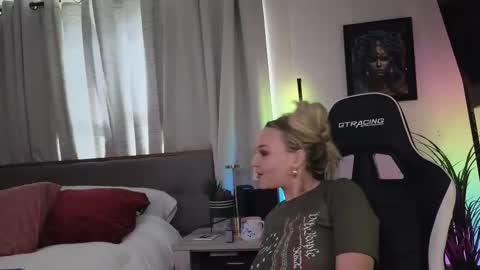 Snapshot of cumguzzlingskank chatting on March 8, 2026, 5:06 pm cumguzzlingskank online show from March 8, 2026, 5:06 pm