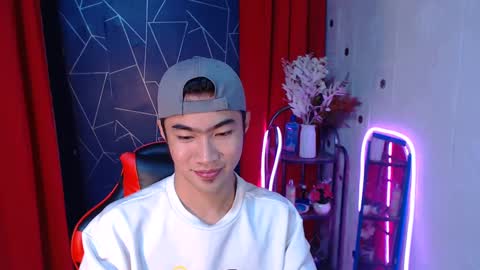 Snapshot of cumhavefun25 chatting on December 3, 2024, 2:38 pm ask me online show from December 3, 2024, 2:38 pm