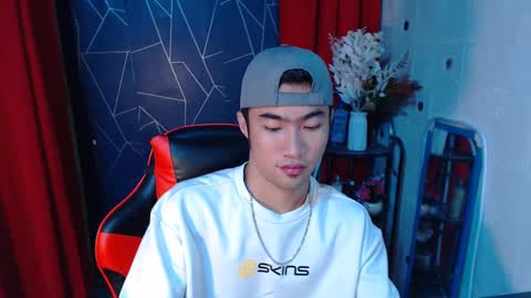 Snapshot of cumhavefun25 chatting on December 4, 2024, 3:54 pm ask me online show from December 4, 2024, 3:54 pm